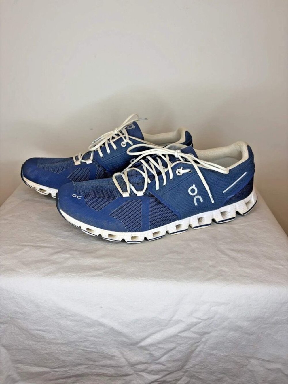 ON Cloud 5 Blue White Sneakers Shoes Women's Size 11 Running Walking Comfort